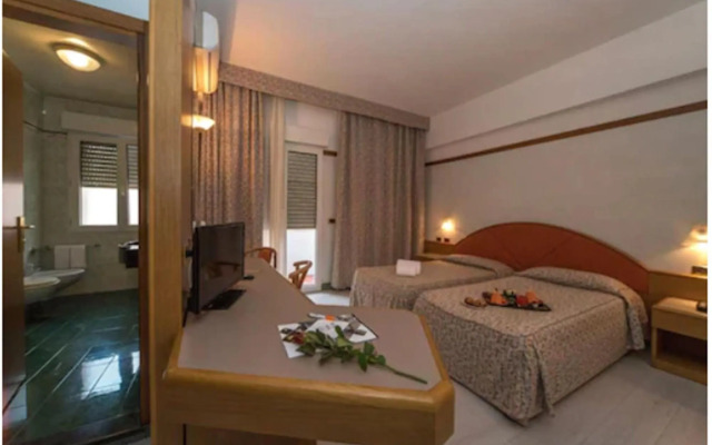 New Petit Hotel