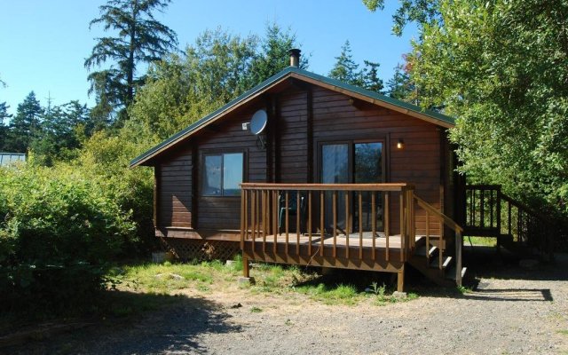 La Conner Camping Resort Cabin 11