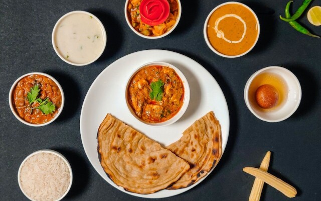 OYO Flagship 120 Gupta Inn Cantonment