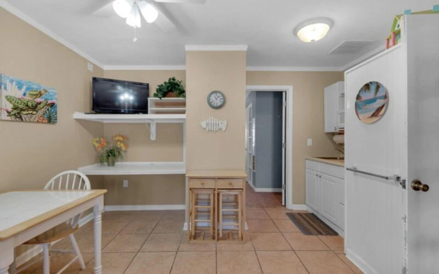 Pineapple Cabana by Bliss Beach Rentals