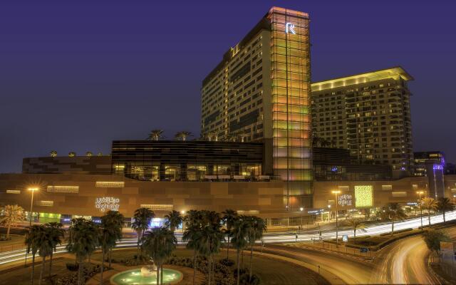 Отель Swissotel Al Ghurair Dubai