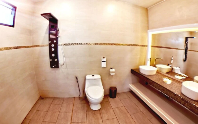 GOLDLAND Luxury Pool Villa Pattaya Walking Street 8 Bedrooms