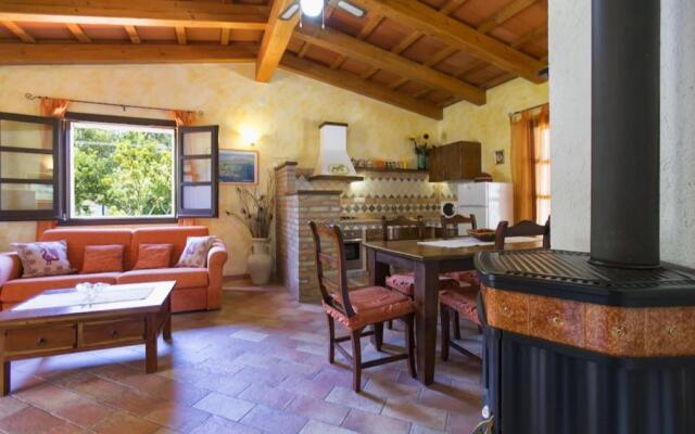 Villa Porticciolo In Alghero With Large Garden For 6 Guests