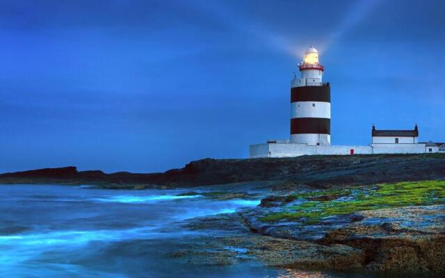 The Cedar Lodge Hotel and Restaurant