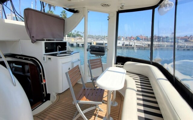 Dockside Boat & Bed Long Beach