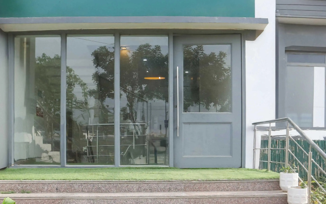 Townhouse Oak Sector 64 Near WorldMark Gurugram