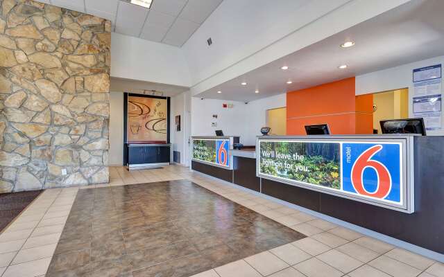 Motel 6 Belmont, CA - San Francisco - Redwood City
