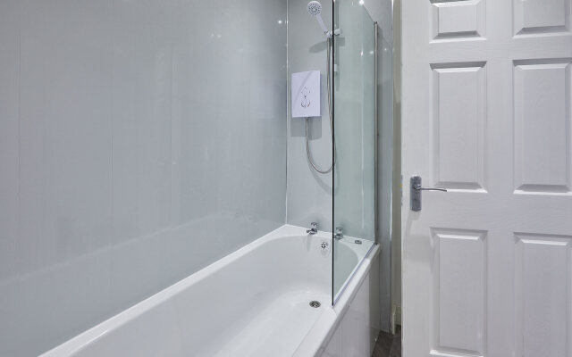 Host   Stay   Apartment 6  Loftus