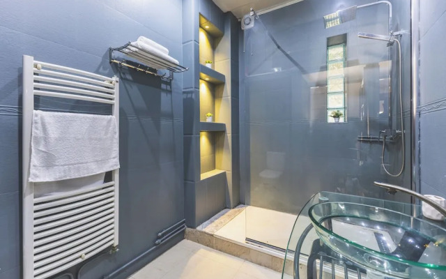 Charmant Appartement au Cœur d'Hydra