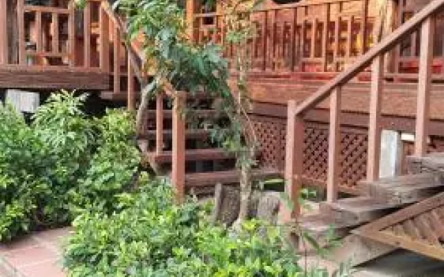 Ruean Mai Chai Khlong