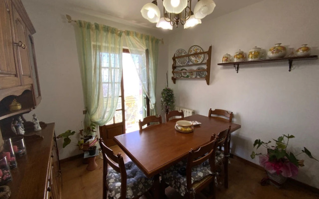 Apartment - Sleeps 2, Balcony & Parking