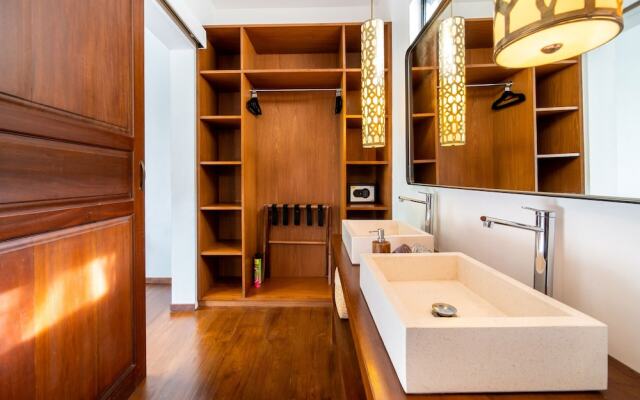 Splendid Private Villa, 4 BR, Canggu With Staff