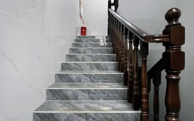 Zhangjiajie High speed Railway West Station full moon west building Inn – Hotel Rooms – Zhangjiajie