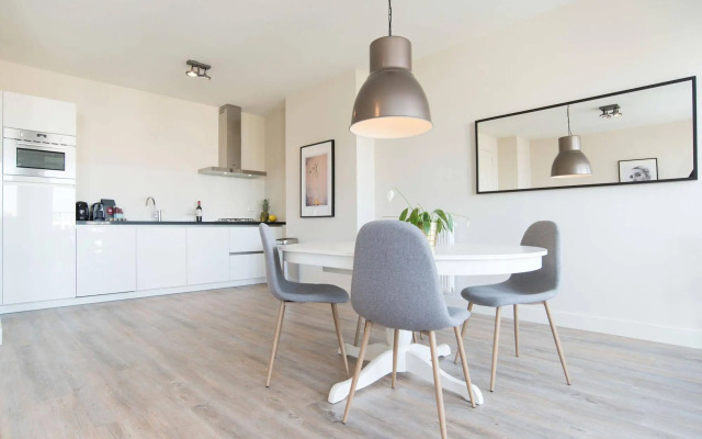 Nassau Canal Apartments