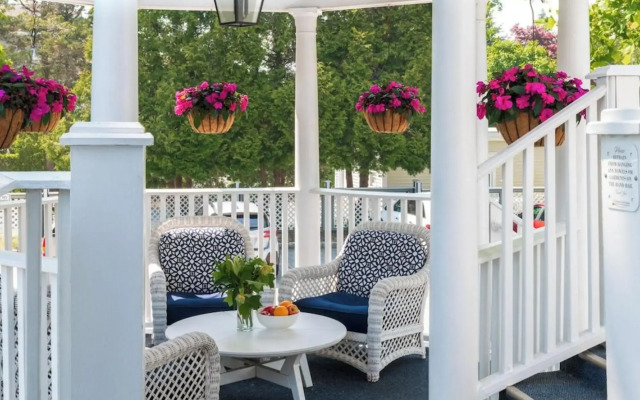 Chateau Inn and Suites