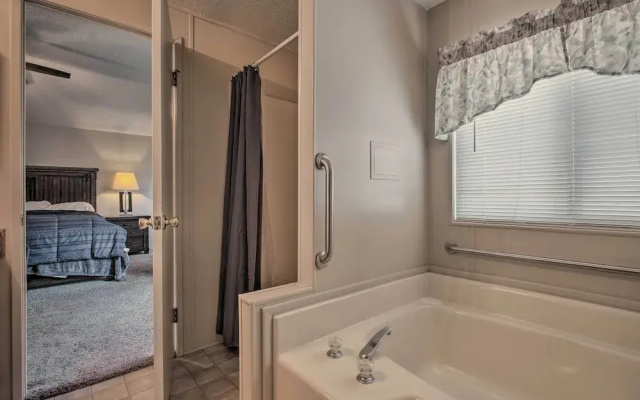Family-friendly Home ~ 1 Mi to Kern River!