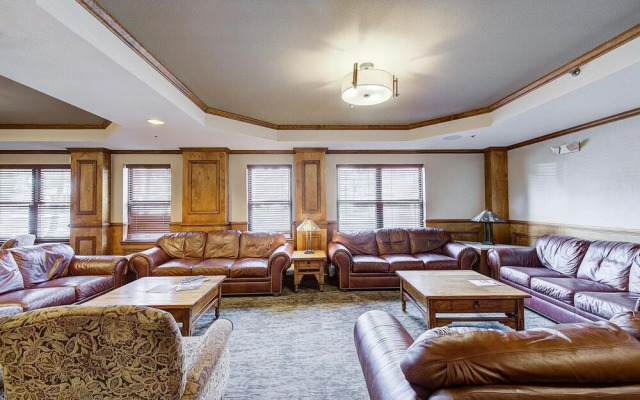 Ski-in Downtown Breckenridge Condo