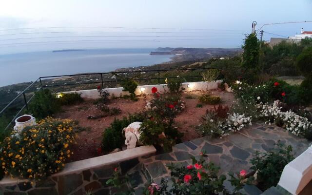 Roussa's View Apartments