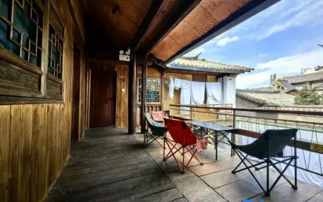 Chenli Chengwai Homestay (Weishan Ancient City Gongchen Tower)