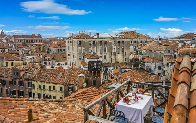 Ca' del Mercante Grand Canal