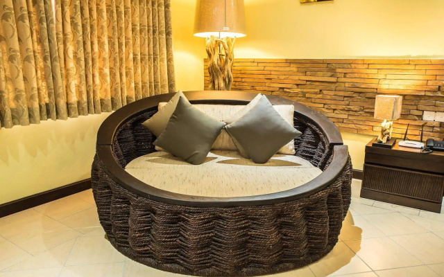 Oasis Hotel Restaurant & Spa