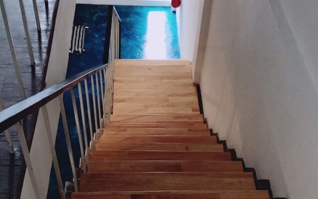 White Wall Poshtel - Hostel