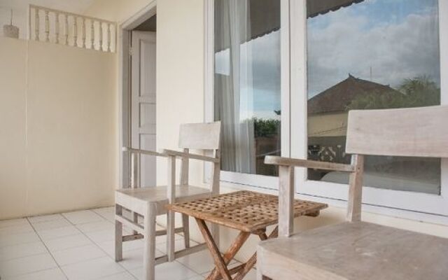 巴厘岛艾瑞水明漾 巴图贝灵16号(Airy Seminyak Kerobokan Batu Belig 16 Bali)