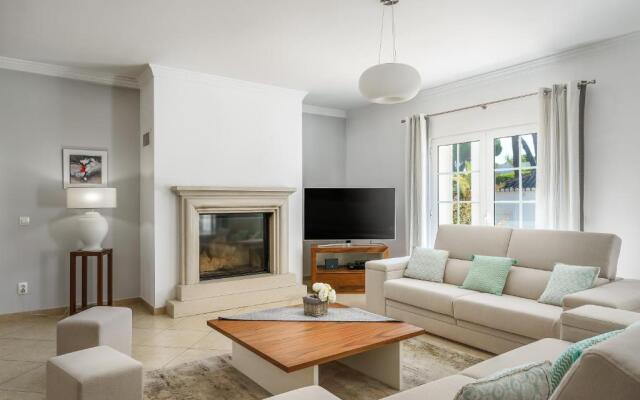 Exclusive Villa Toulouse with pool in Falesia Algarve