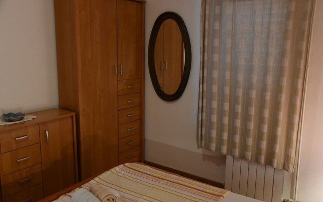 Apartments Ema