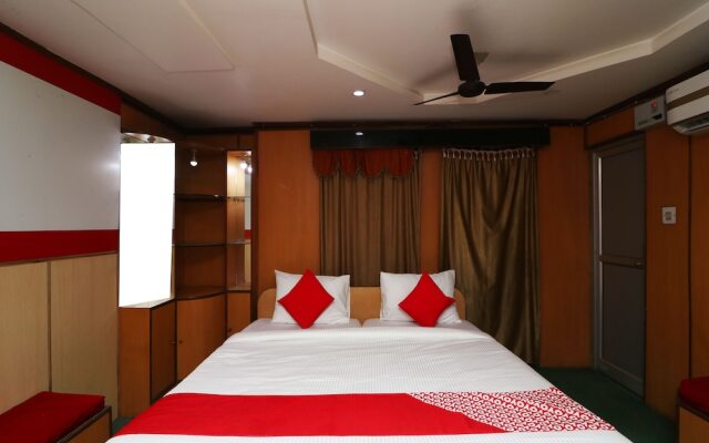 OYO Flagship 30893 Hotel Bob's