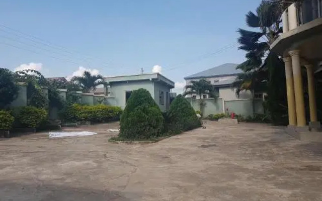 Naayaas Hotel