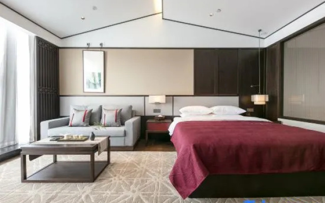 QIANNAHOTEL SPLENDOR（Zhengzhou East Railway Station Longzihu University District）