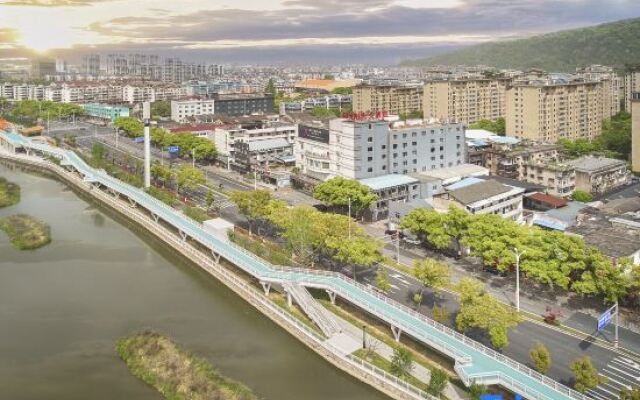 25 Hours Sunshine Hotel