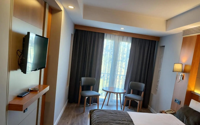 May Park Hotel