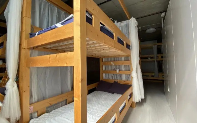 Hotel Adonis - Hostel