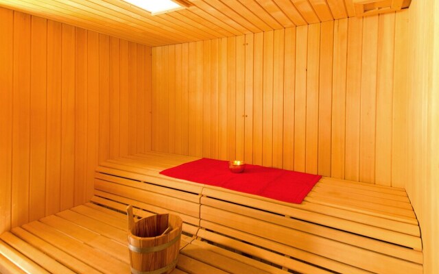 Luxury Chalet, Near the ski Slopes, With Fireplace, Sauna, Jacuzzi and Internet Access