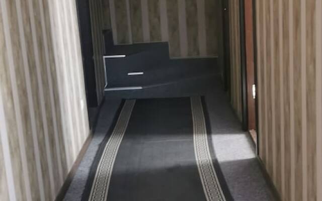 7 rooms