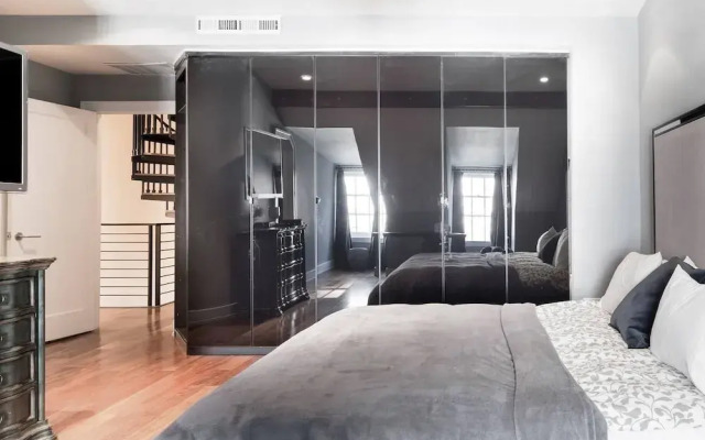Million-dollar Celebrity Mansion in Old City