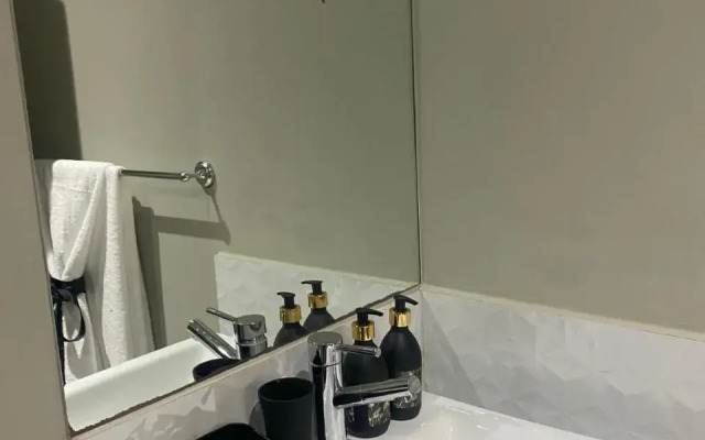 Stunning 2 Bedroom unit,with unlimited Wi-Fi.