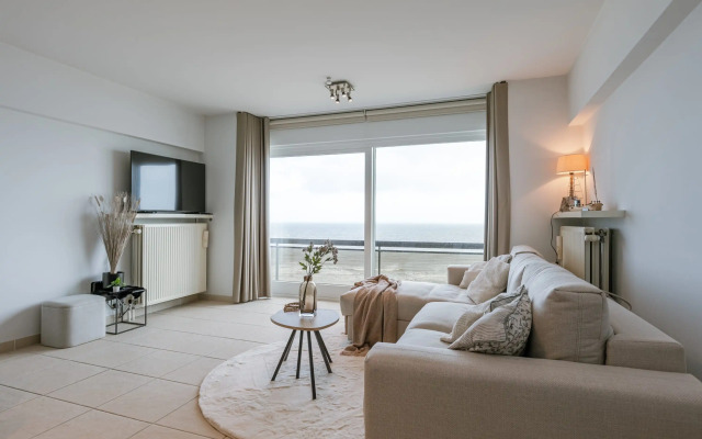 Bright Apartment With Beautiful sea View