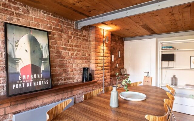 Stylish 2 Bed Duplex Flat in Castlefield