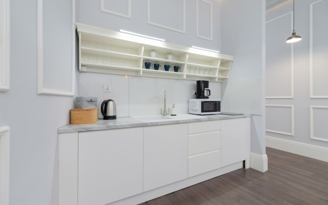 Czapskich Apartment by Renters