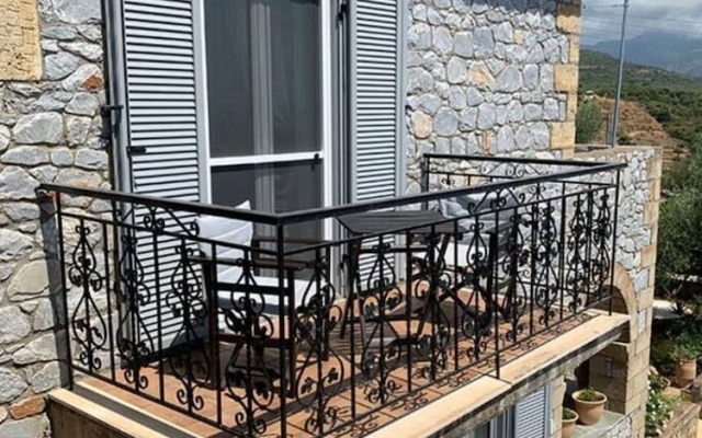 Semi Detached Stone House Great Location