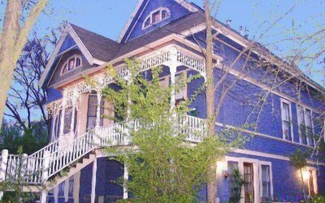 Robins Nest Bed & Breakfast