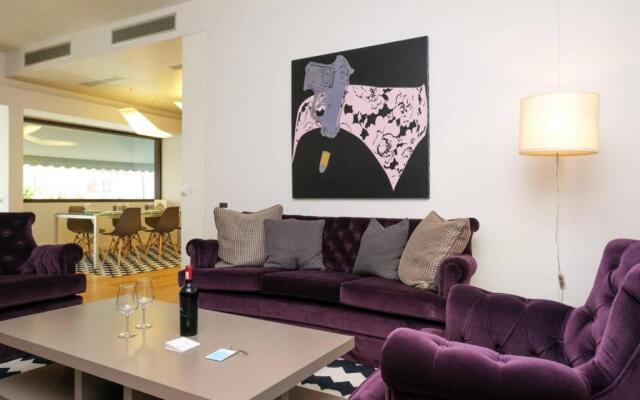 Urban Luxury Homm Apt. In Deinokratous Str.