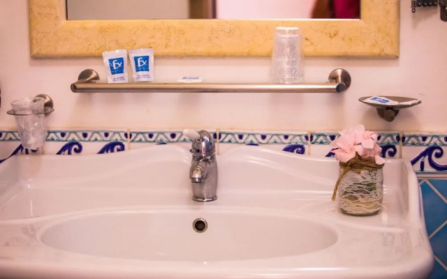 TH Le Castella - Baia degli Dei Village