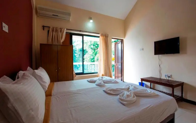 Serenity By The Beach Resort – Guest Rooms – Candolim
