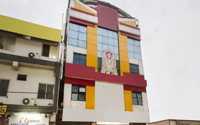 OYO 9627 Hotel Srinivasa Central