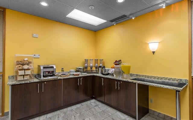 Quality Inn Bay Front