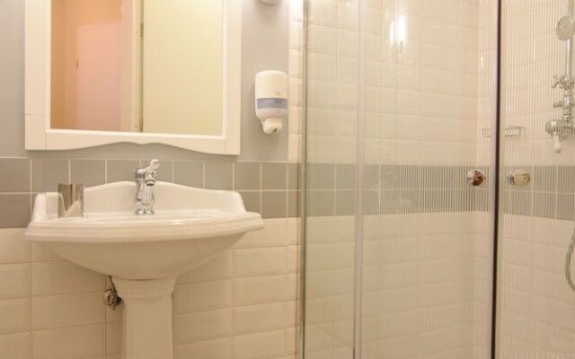 Janez Rooms